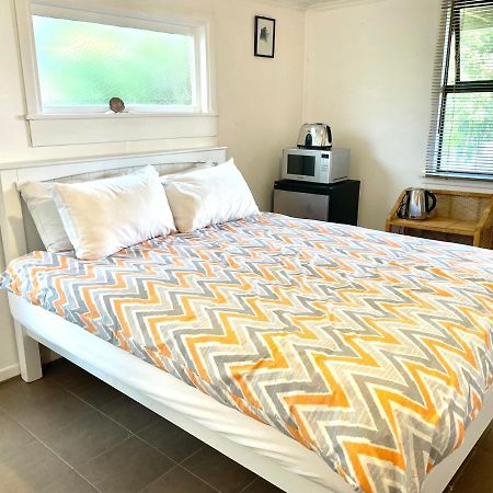 Waiheke Onetangi Close To Beach Экстерьер фото